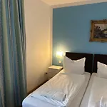 海尔顿潘森酒店
