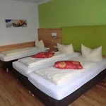 海尔顿潘森酒店 招待所 2*